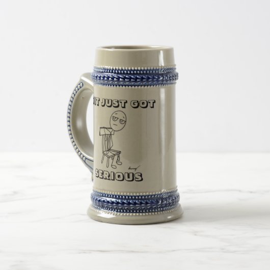 真面目に得座る ビールジョッキ (正面左)