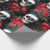 真黒のスカルの王冠そして衰退した赤いバラ ラッピングペーパー (角)