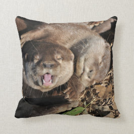 眠いカワウソの写真 クッション