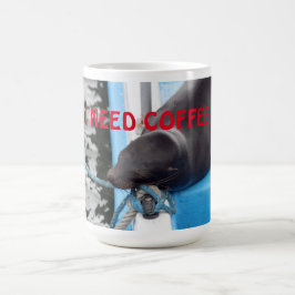 眠いガラパゴス海ライオンはコーヒーが必要! コーヒーマグカップ