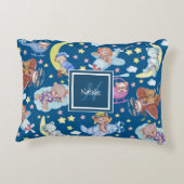 眠いテディベアが飛行機の夢を飛んでいる見る アクセントクッション (裏面)