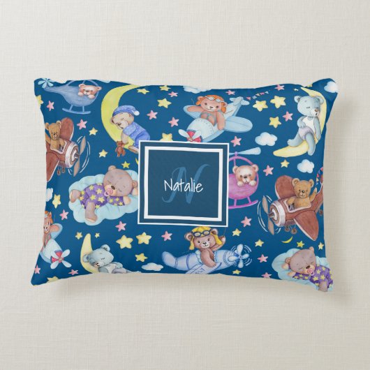 眠いテディベアが飛行機の夢を飛んでいる見る アクセントクッション (裏面)