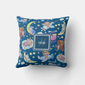 眠いテディベアが飛行機の夢を飛んでいる見る クッション (裏面)