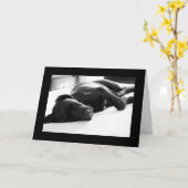 眠い子犬のラブラドル・レトリーバー犬 カード (黄色い花)