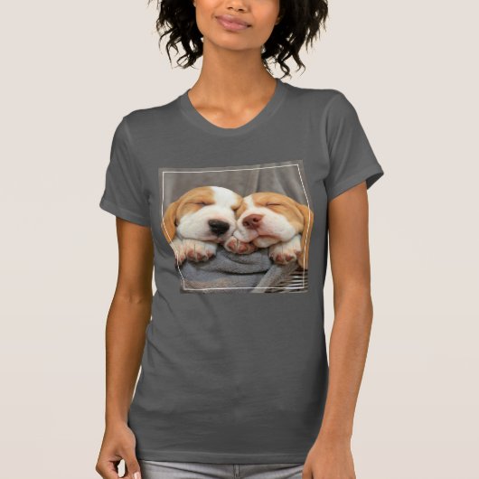 眠い子犬 Tシャツ (正面)