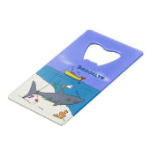 眠おもしろいるサメと魚釣り漫画 クレジットカード栓抜き (裏面アングル)