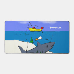 眠おもしろいるサメと魚釣り漫画 デスクマット