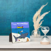 眠おもしろいるサメと魚釣り漫画 フォトプラーク (インサイチュ)