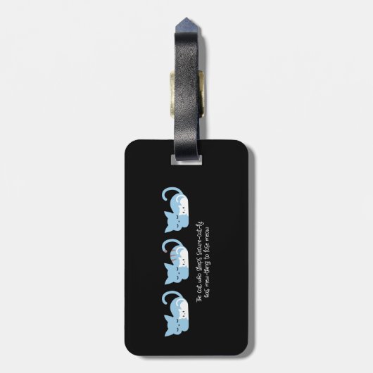 眠おもしろいる猫のプンとアート ラゲッジタグ (裏面縦)