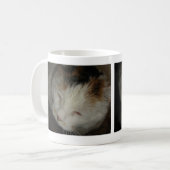 眠そうな三色猫 コーヒーマグカップ (正面左)
