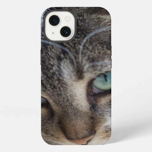 眠そうな子猫 iPhoneケース (裏面)