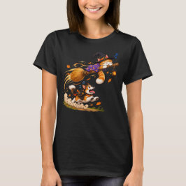 眠そうな猫のほうきに追われる犬 ハロウィン Tシャツ