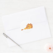 眠っている漫画のライオンの丸いステッカー ラウンドシール (封筒)