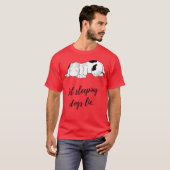 眠っている犬の少女の家族 Tシャツ (正面フル)