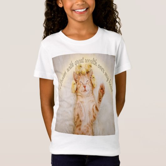 眠っている猫とひよこのインスピレーションの引用デザイン Tシャツ (正面)