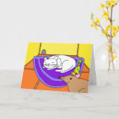 眠っている猫の誕生日、パーティー帽子とマウス カード (黄色い花)