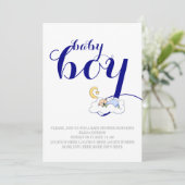 眠っている男の赤ちゃんシャワーネイビーブルー、ホワイト文字 招待状 (スタンド正面)