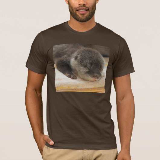 眠るカワウソ Tシャツ (正面)