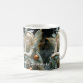 眠るクリスマスフェアリーのホリーピネコーン コーヒーマグカップ (正面右)