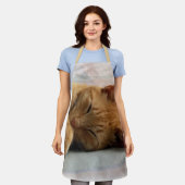 眠るジンジャーキャット エプロン (着用した状態)