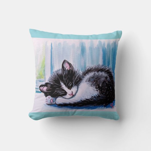 眠る子猫装飾用クッション クッション (正面)