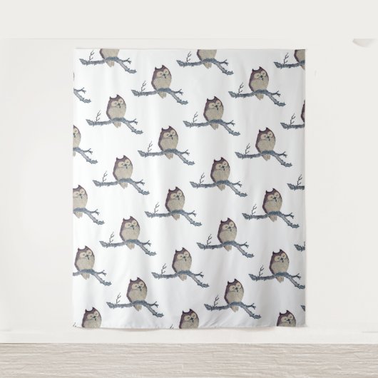 眠る日本のフクロウの夜のアートワーク タペストリー (正面)