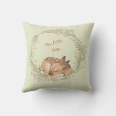 眠る鹿の赤ちゃん 春の葉のリース クッション (裏面)