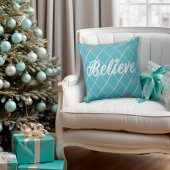 眩信じしいライトブルーとシルバーストライプの クッション