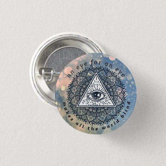 眼を見れば世界中の盲目の金属になる 缶バッジ (正面&裏面)