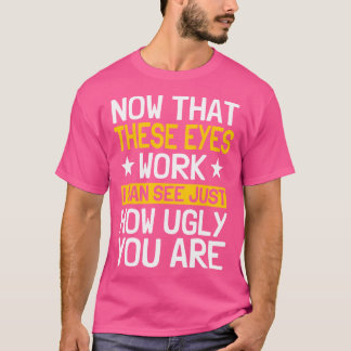 眼手術医師強い患者の生存者の卵黄 Tシャツ