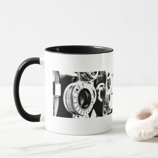 眼科医眼運命運命計 マグカップ (ドーナツ)