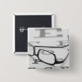 眼鏡のスタジオショットの眼球図 缶バッジ (正面&裏面)