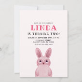 眼鏡の女の子の誕生日パーティー付きピンクバニー 招待状 (正面)