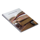 眼鏡をかけた古書 ノートブック (右側)