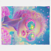 眼鏡をかけた華やかなネオンきらめく女性 フリースブランケット (正面(横))