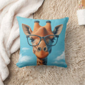 眼鏡をかけている雲に隠れたキリン クッション (ブランケット)