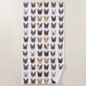 眼鏡フランスのをかけている可愛いブルドッグ ビーチタオル (正面)