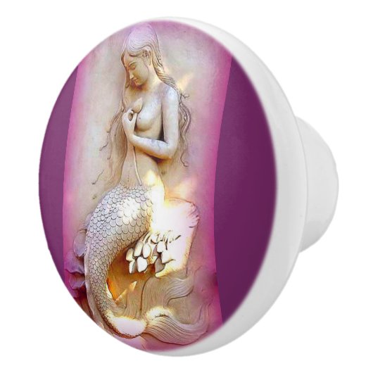 着席の石造りの人魚 セラミックノブ (右)