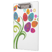 着色された卵および花が付いているイースター木 クリップボード (左)
