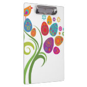 着色された卵および花が付いているイースター木 クリップボード (右)