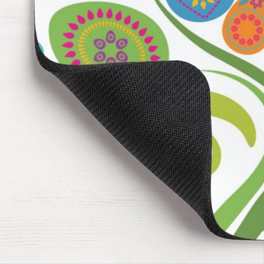 着色された卵および花が付いているイースター木 マウスパッド (コーナー)