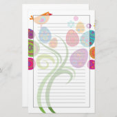 着色された卵および花が付いているイースター木 便箋 (正面/裏面)