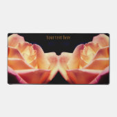 着色された黄色いバラの花パーソナライズされた デスクマット (正面)