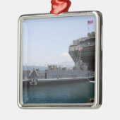 着陸用航空機ユーティリティの位置への移動 メタルオーナメント (左)