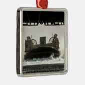 着陸船のエアクッションが入る準備をする メタルオーナメント (右)