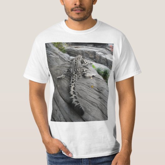 睡眠のユキヒョウのTシャツ Tシャツ (正面)