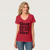 睡眠不足だが生きている Tシャツ (正面フル)