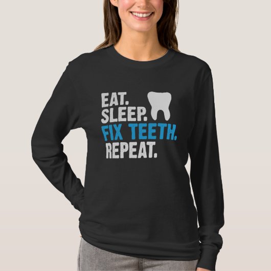 睡眠直食べ歯リピーター歯科ことわざ Tシャツ (正面)