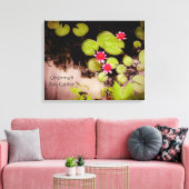 睡蓮とコイ池 キャンバスプリント (インサイチュ (リビング))