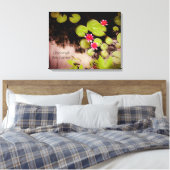 睡蓮とコイ池 キャンバスプリント (インサイチュ (寝室))